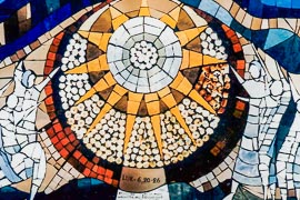 Feldrede - Lukas 6, Glasfenster der Gefängniskapelle